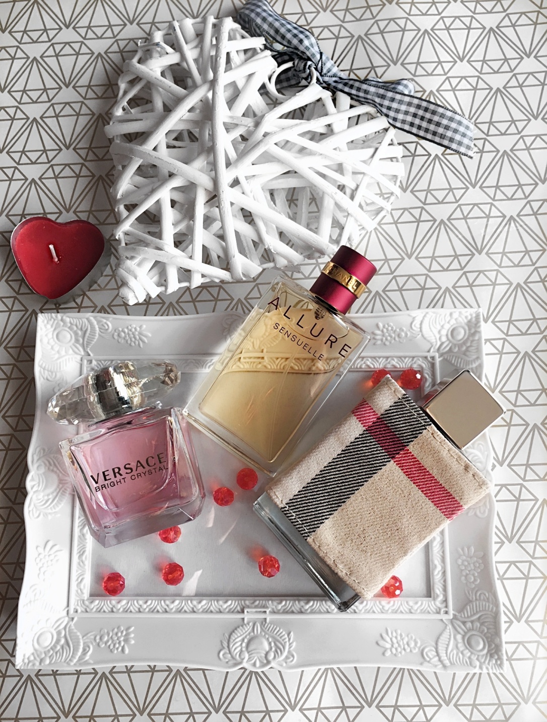 Aoro-Notino-cadouri-valentine-day-ziua-indragostitilor-parfumuri